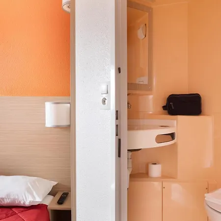 Hotel Premiere Classe La Du Bois