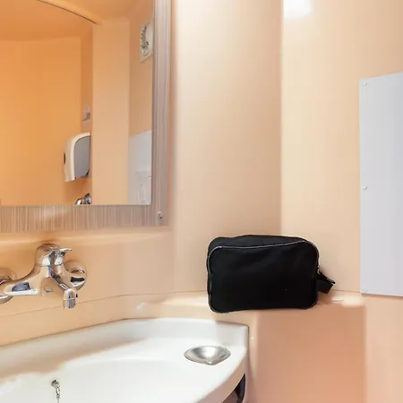 Premiere Classe La Du Bois Hotel La Ville-du-Bois