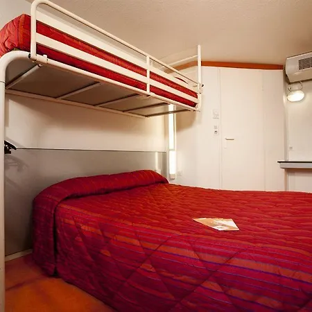 Premiere Classe La Du Bois Hotel *